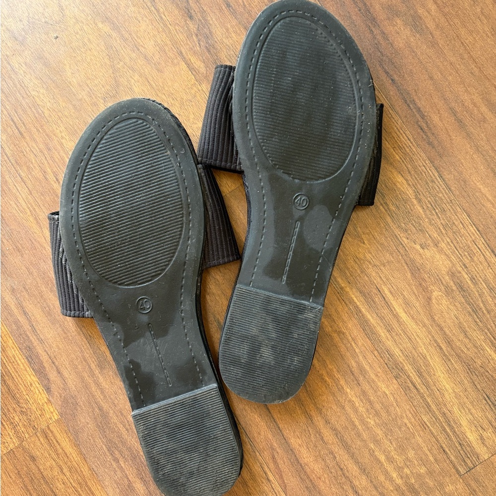 Black Ribbed Slide Sandals - Picture 3 of 5